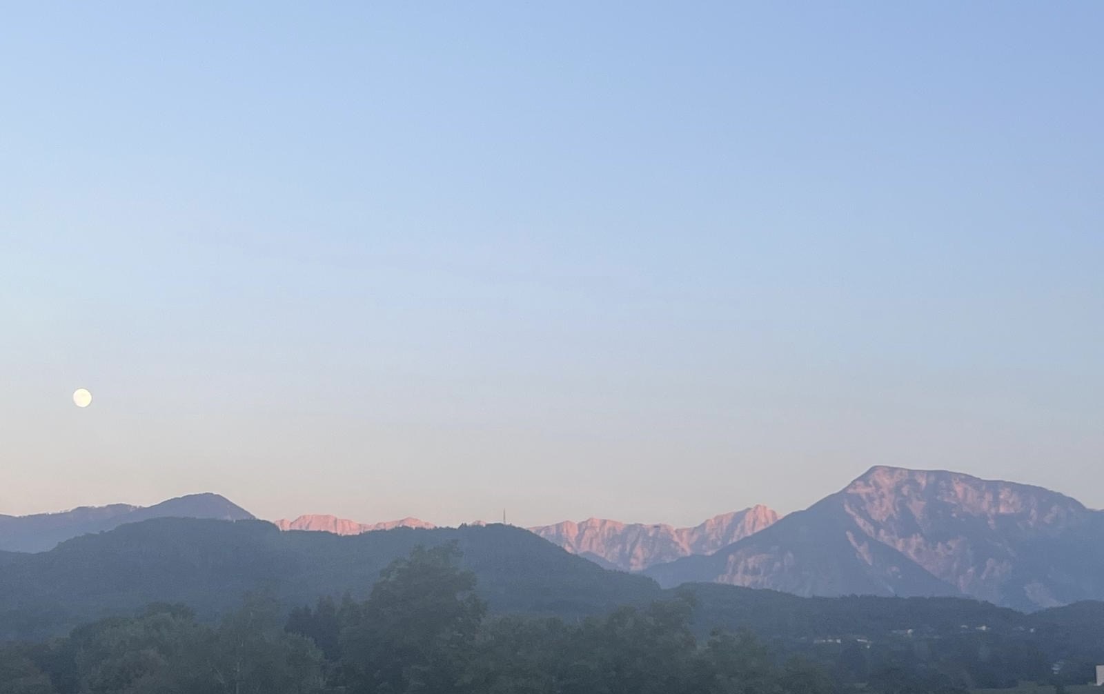 Berglandschaft im Abendlicht